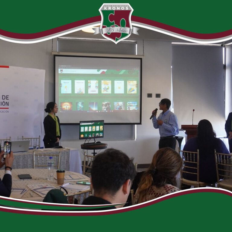 Estimada comunidad Kronos, compartimos fotografías de la Presentación del proyecto de innovación escolar “Biblioteca Digital Inclusiva”. En este evento, docentes y un estudiante representante de 4to m (4)